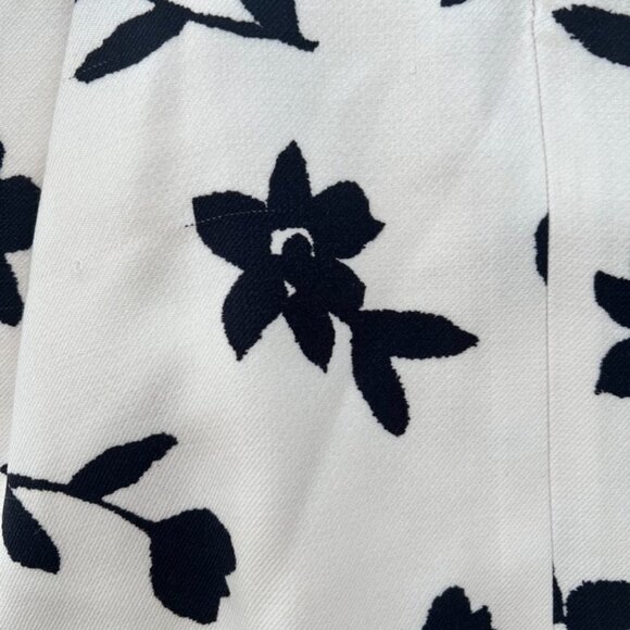 Carolina Herrera CJ cream black floral print wool A line skirt size 8 - Picture 3 of 4